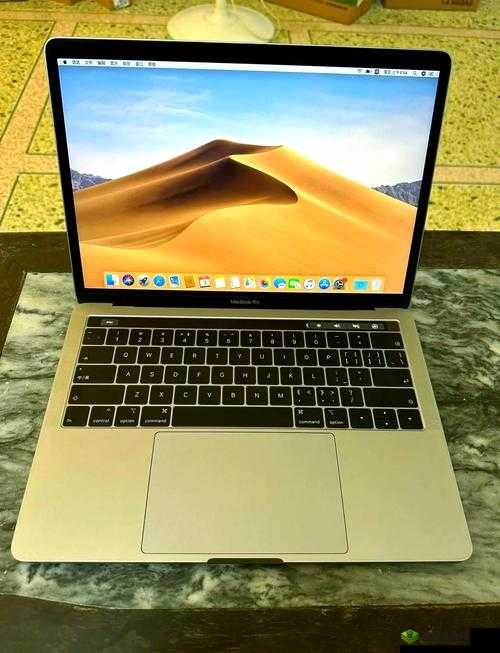 1819 岁 Macbook 高清:带你领略极致科技魅力体验
